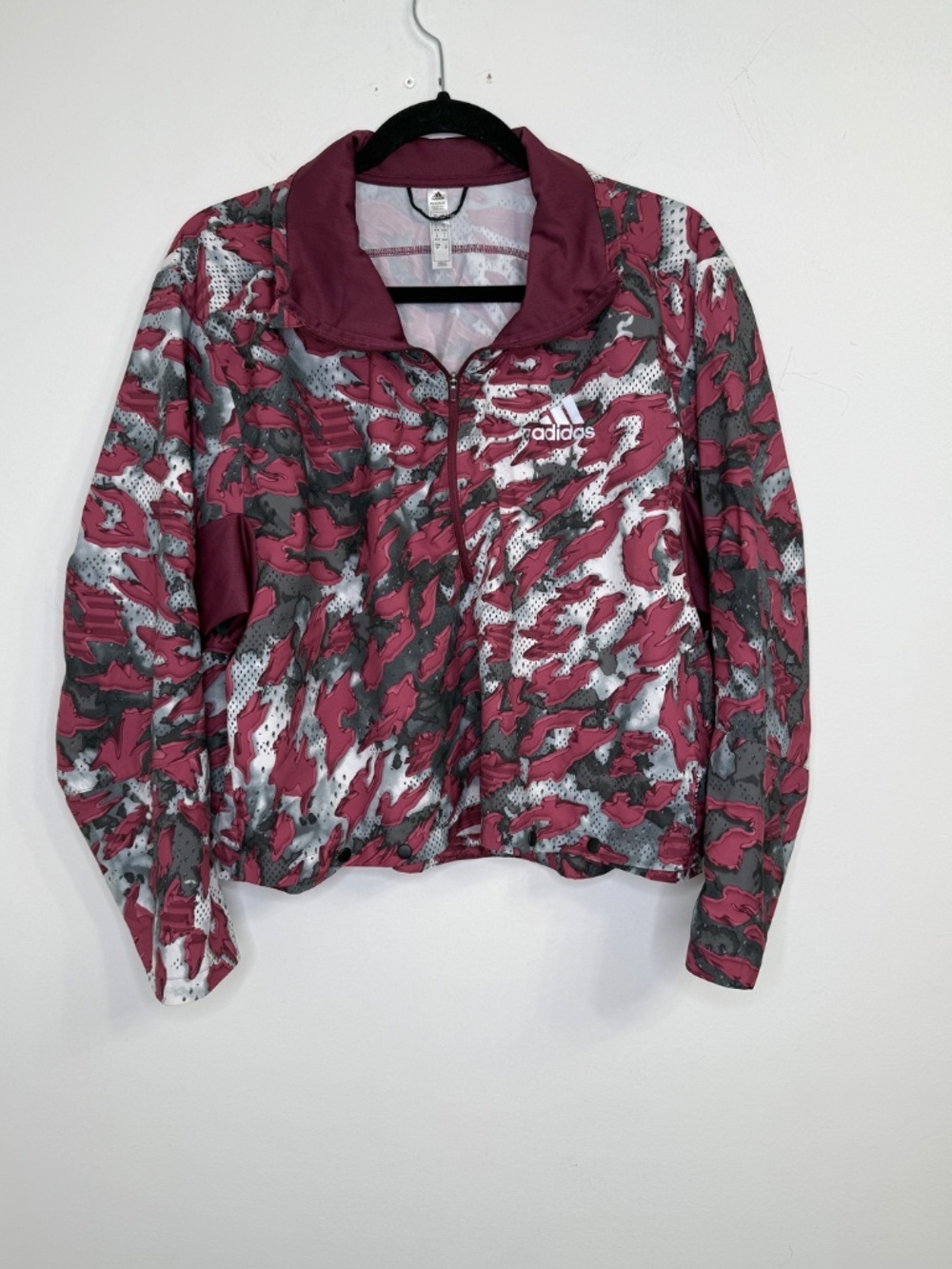 Adidas Primeblue Cropped Windbreaker Jacket – Size Small | Maroon Camo